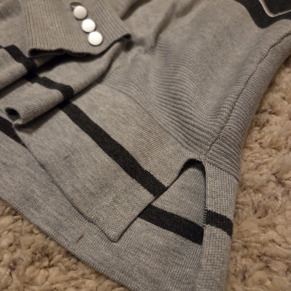 Womens Gray and Black Striped Sweater Large - Picture 9 of 9